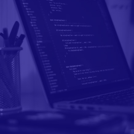 Écran ordinateur portable montrant les lignes de codes